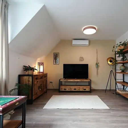 360 Panorama • Rooftop Jacuzzi • Downtown Luxury Apartment