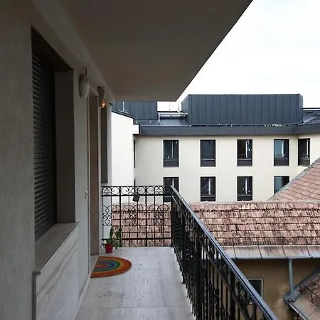 360 Panorama • Rooftop Jacuzzi • Downtown Luxury