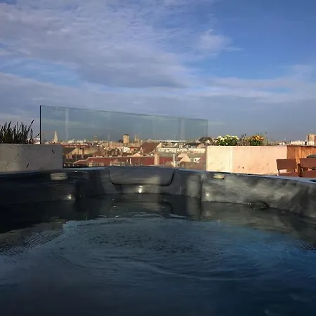 360 Panorama • Rooftop Jacuzzi • Downtown Luxury بودابست