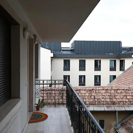 360 Panorama • Rooftop Jacuzzi • Downtown Luxury Apartment *