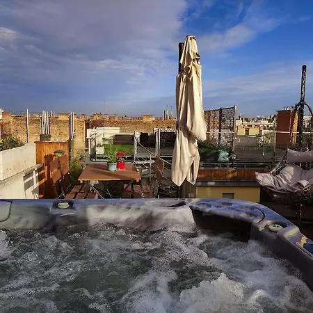 360 Panorama • Rooftop Jacuzzi • Downtown Luxury Apartment *