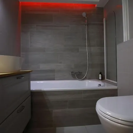Lejlighed 360 Panorama • Rooftop Jacuzzi • Downtown Luxury