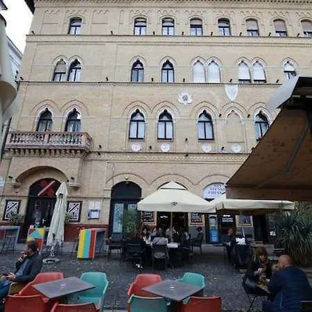 Lejlighed 360 Panorama • Rooftop Jacuzzi • Downtown Luxury Budapest